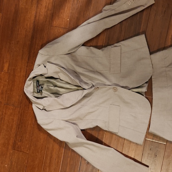 Womens brown suit - Picture 3 of 4